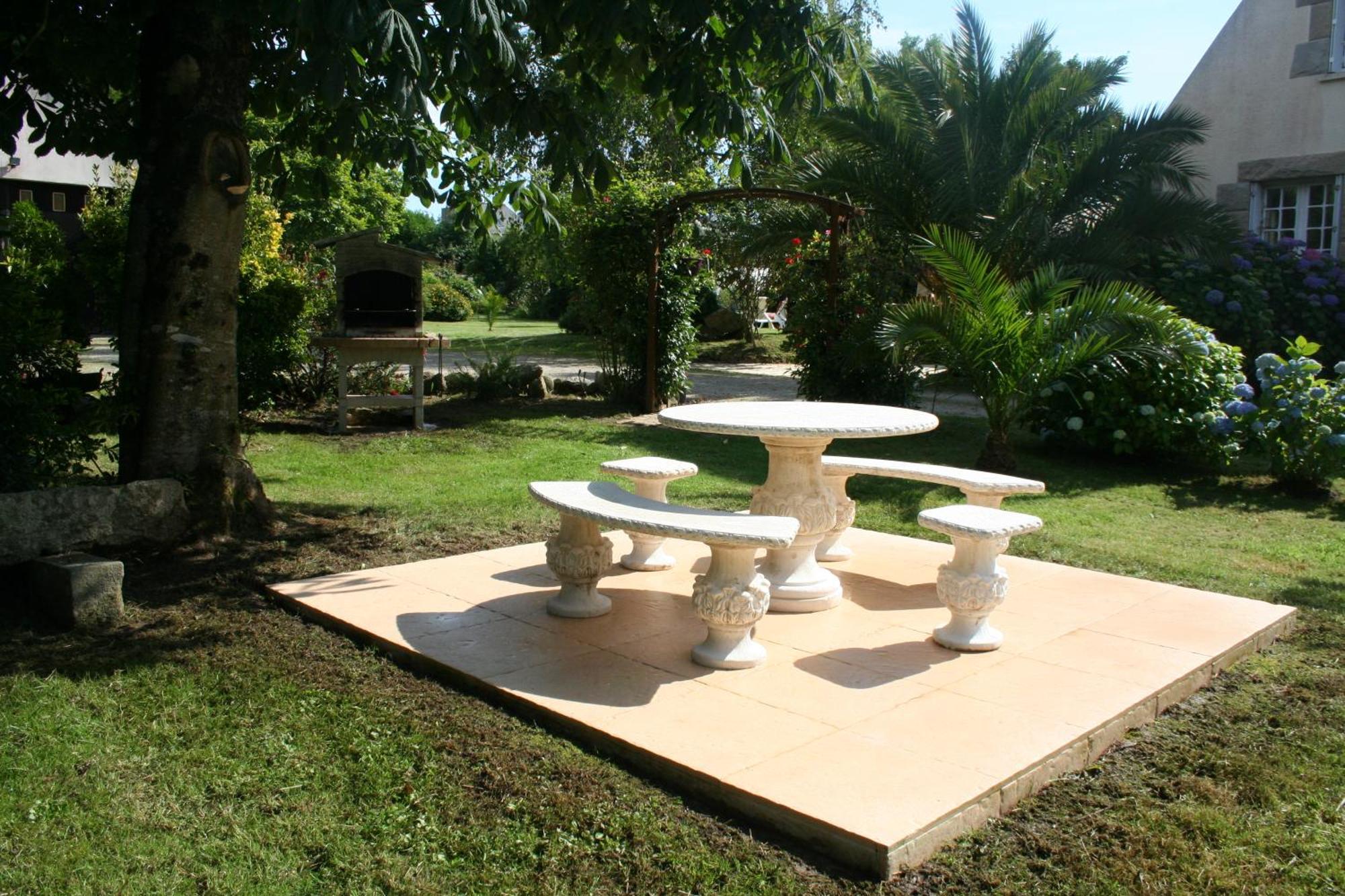 Chez Renee Et Raynal B&B Plounevez-Lochrist ภายนอก รูปภาพ