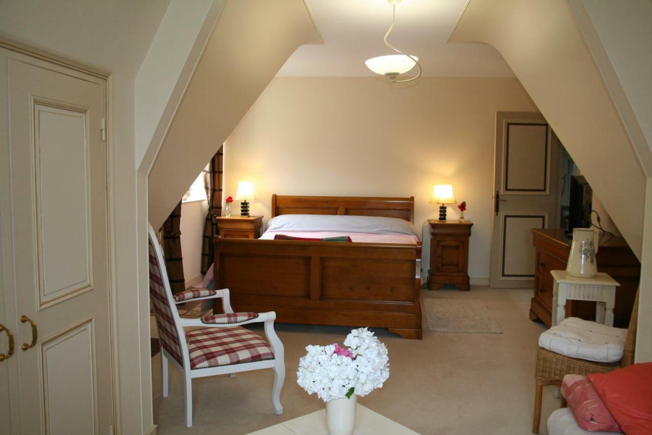 Chez Renee Et Raynal B&B Plounevez-Lochrist ภายนอก รูปภาพ