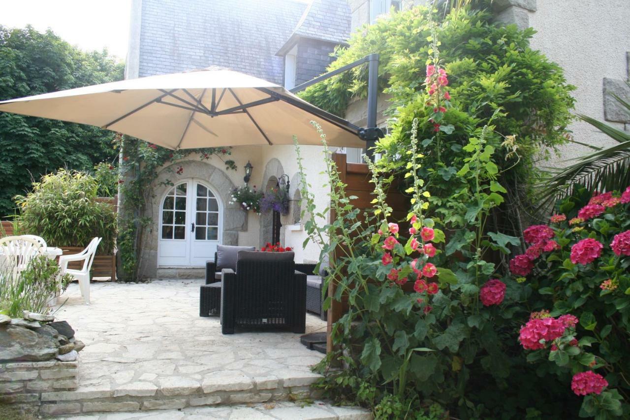 Chez Renee Et Raynal B&B Plounevez-Lochrist ภายนอก รูปภาพ